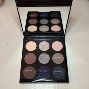 COPY - Brand new never used Morphe eyeshadow palette.
